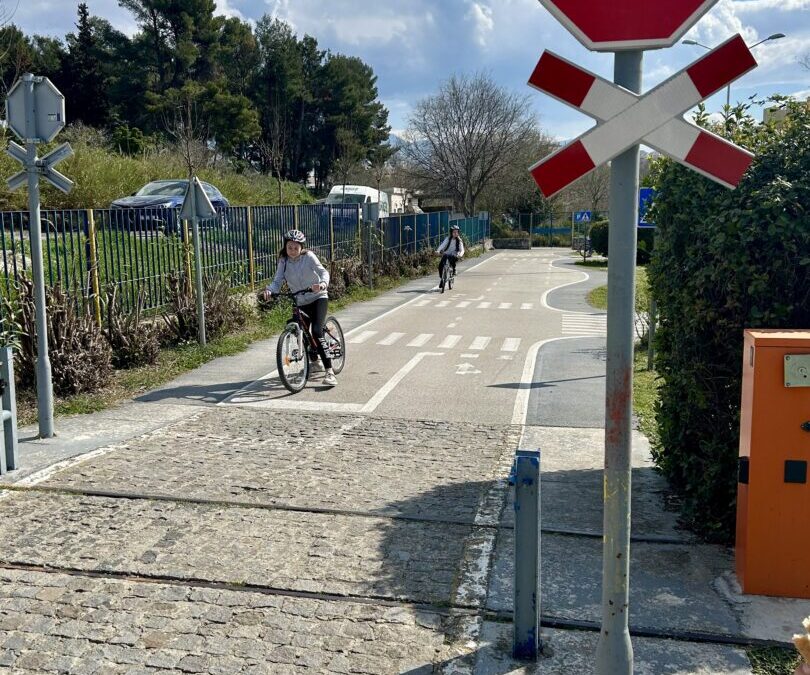 Odlazak naših petaša na prometni poligon – poligon za sigurnu vožnju