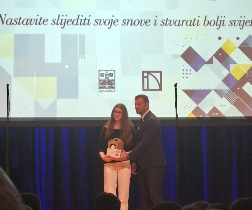DODJELA NAGRADA NAJBOLJIM UČENICIMA U GRADU